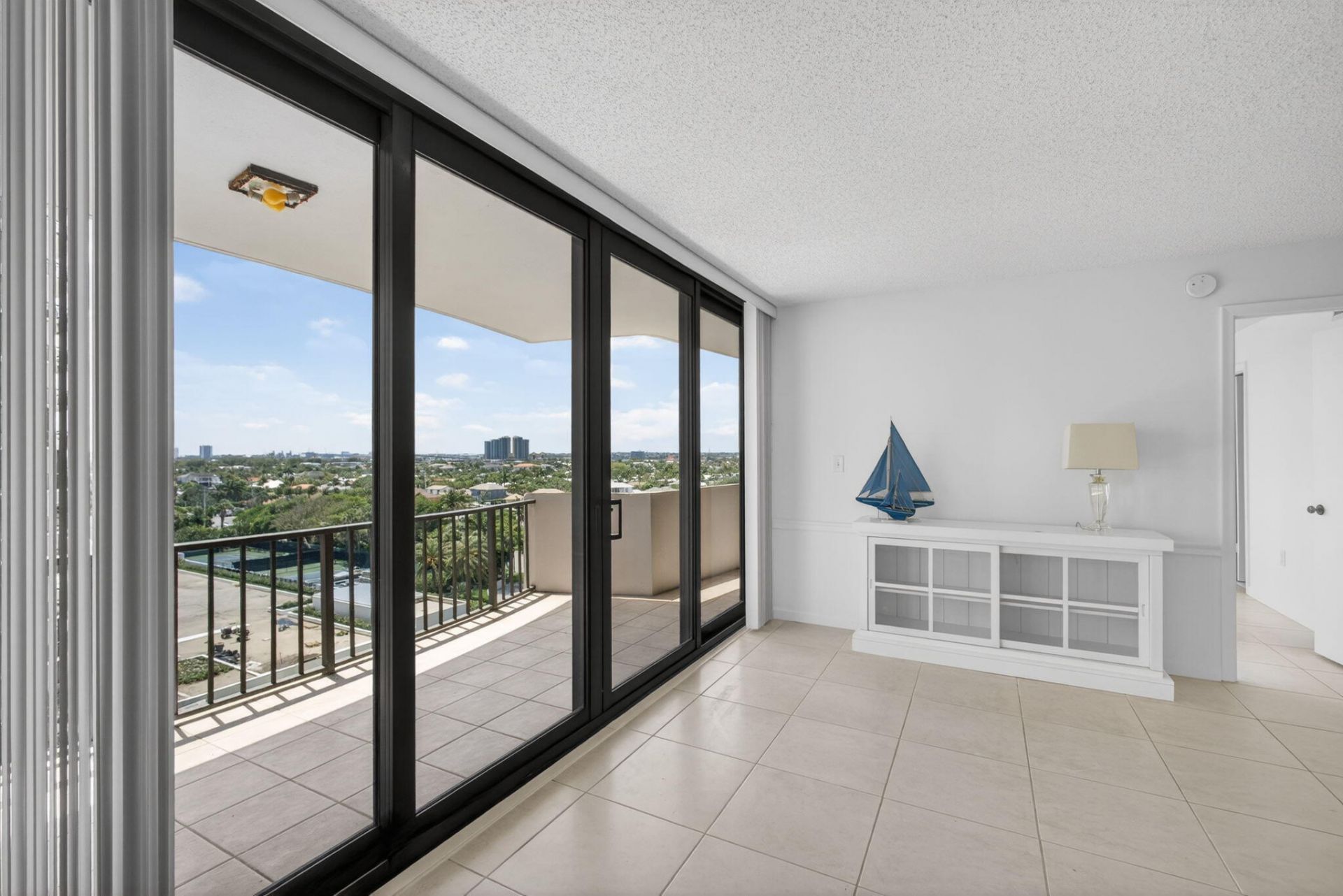 4200 N Ocean Drive, Unit 2-804, Singer Island, FL 33404 Photo