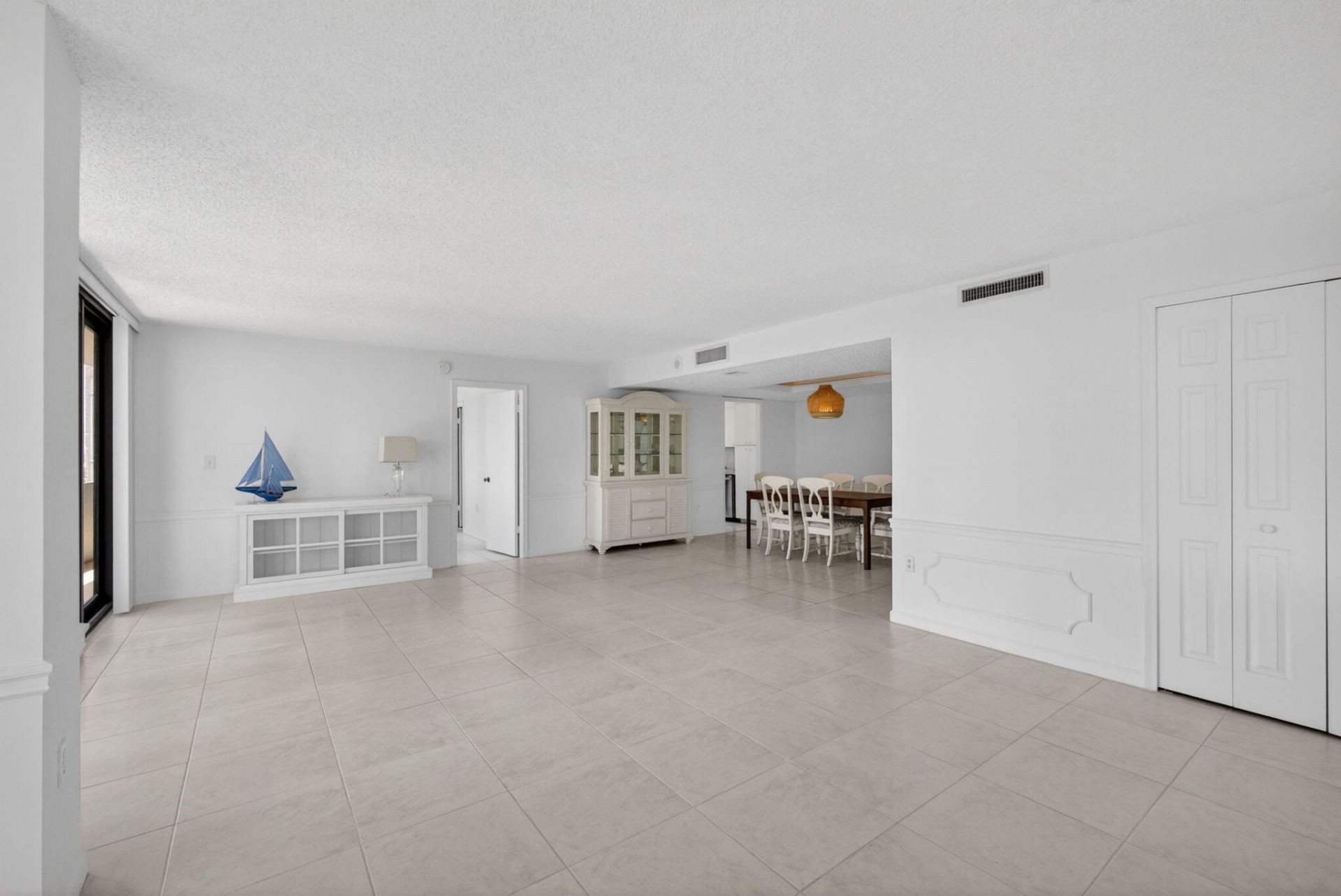 4200 N Ocean Drive, Unit 2-804, Singer Island, FL 33404 Photo