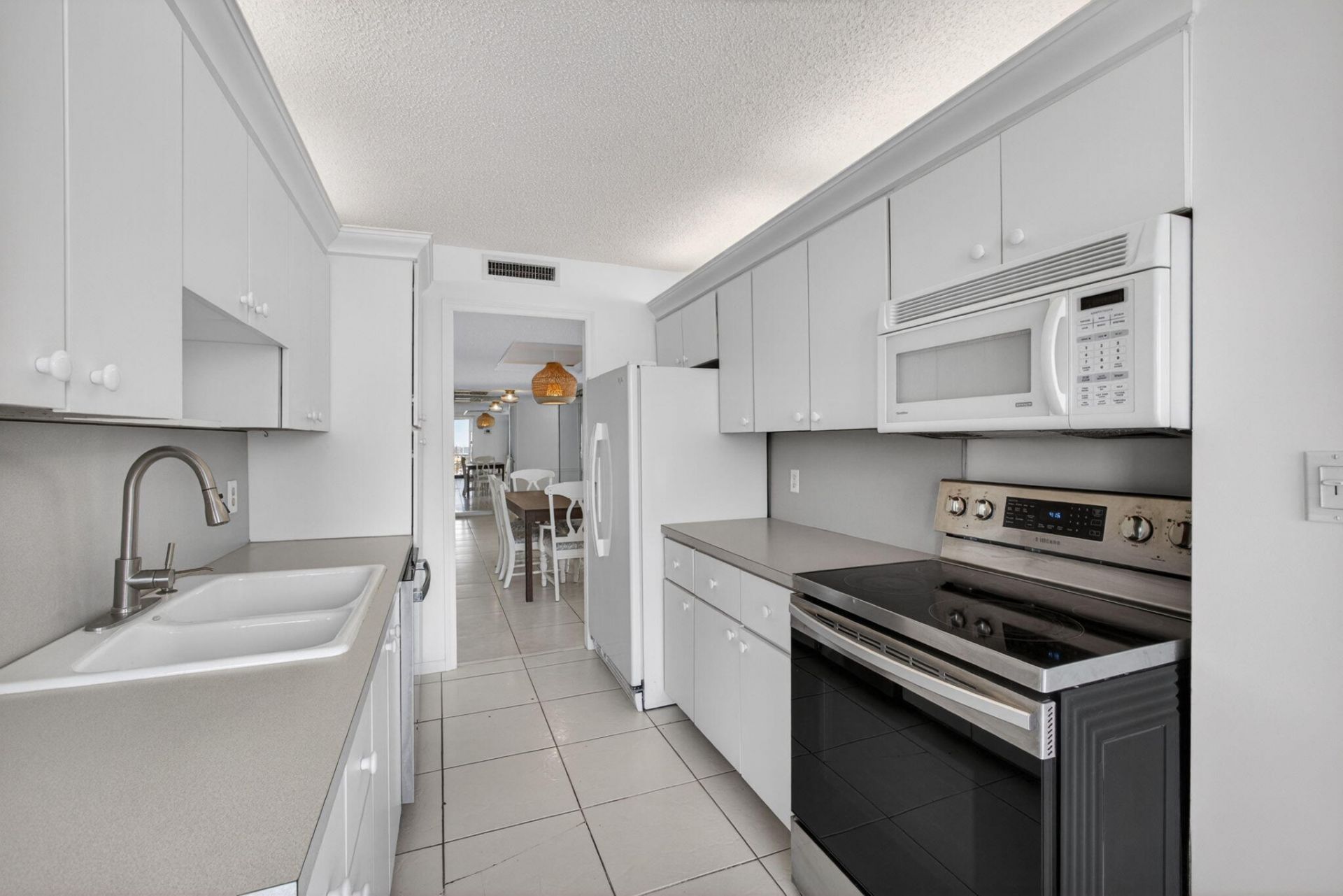 4200 N Ocean Drive, Unit 2-804, Singer Island, FL 33404 Photo