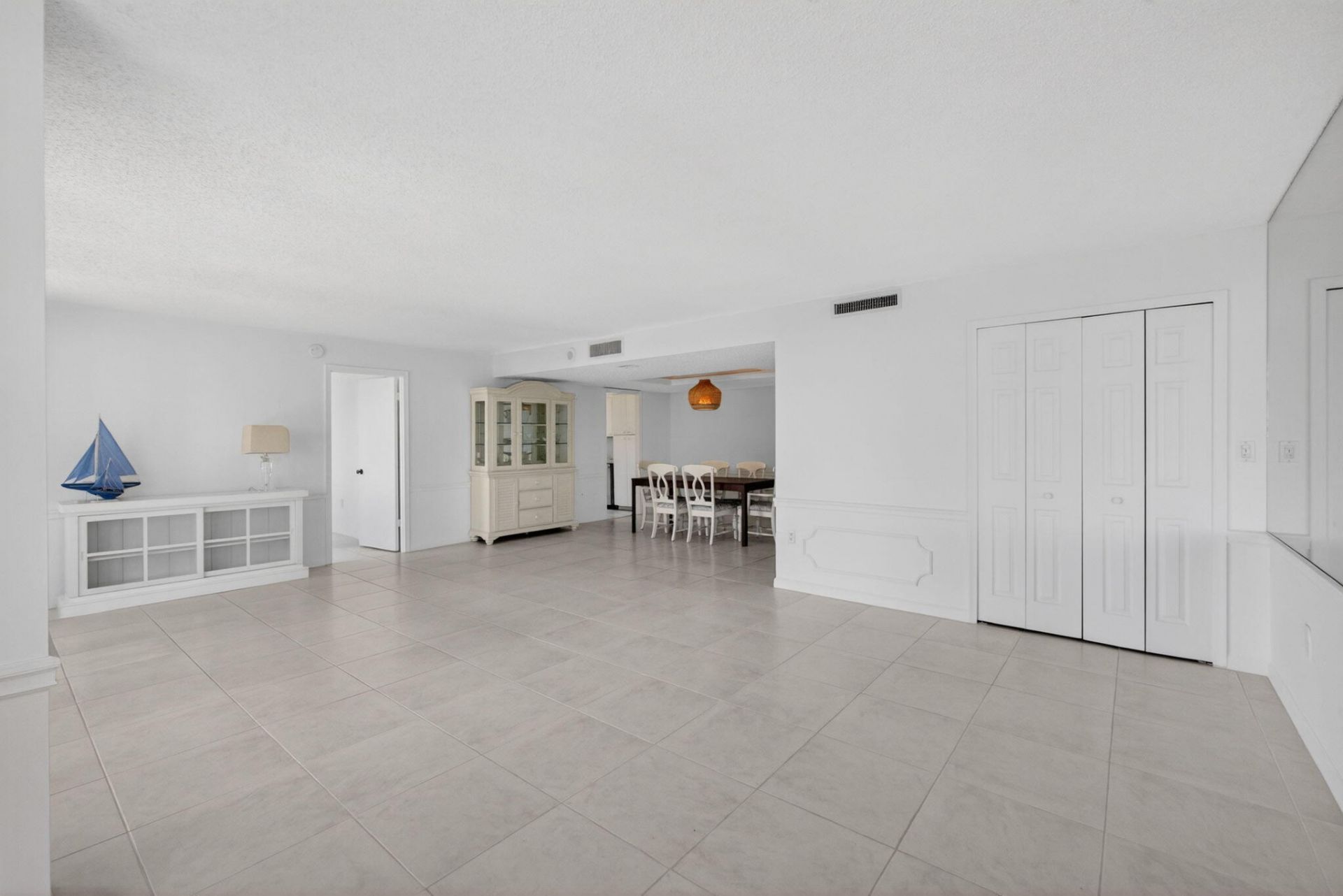 4200 N Ocean Drive, Unit 2-804, Singer Island, FL 33404 Photo