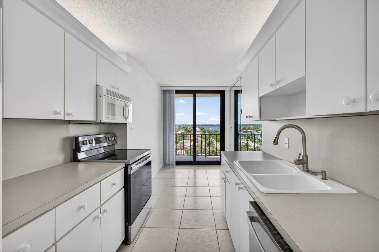 4200 N Ocean Drive, Unit 2-804, Singer Island, FL 33404 Photo