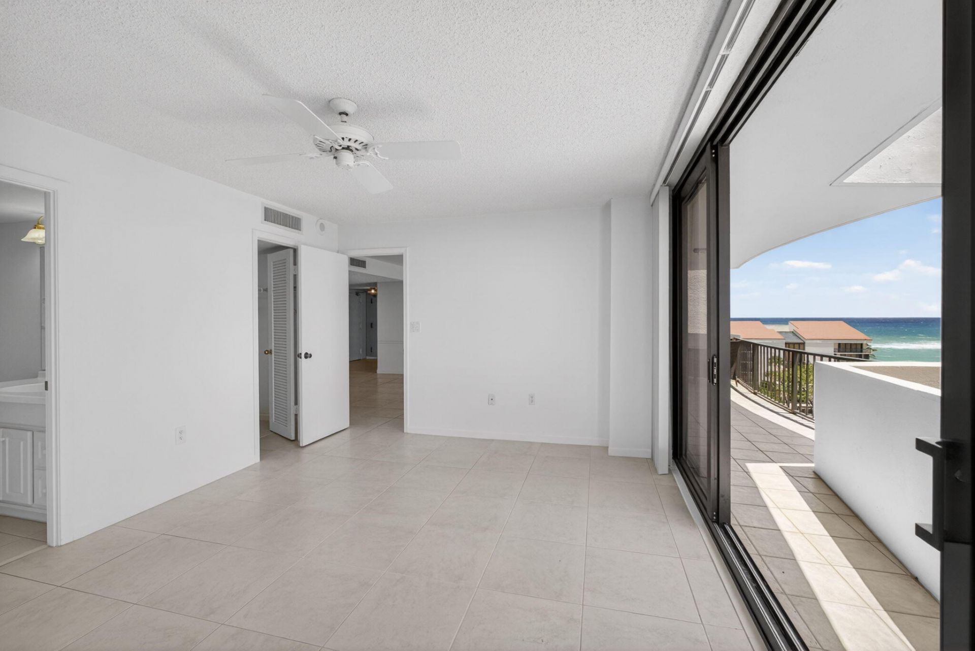 4200 N Ocean Drive, Unit 2-804, Singer Island, FL 33404 Photo