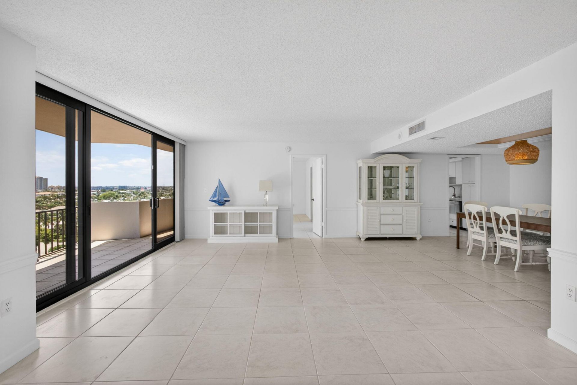 4200 N Ocean Drive, Unit 2-804, Singer Island, FL 33404 Photo