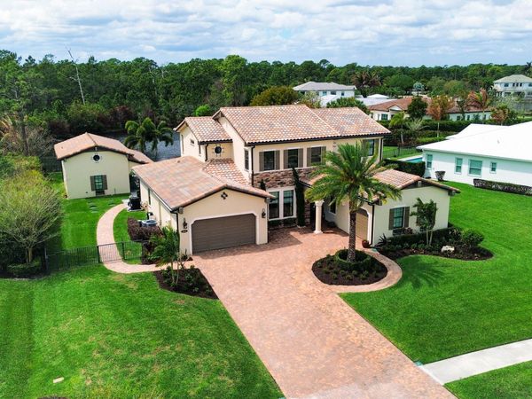 3045 NW Radcliffe Way, Palm City, FL 34990