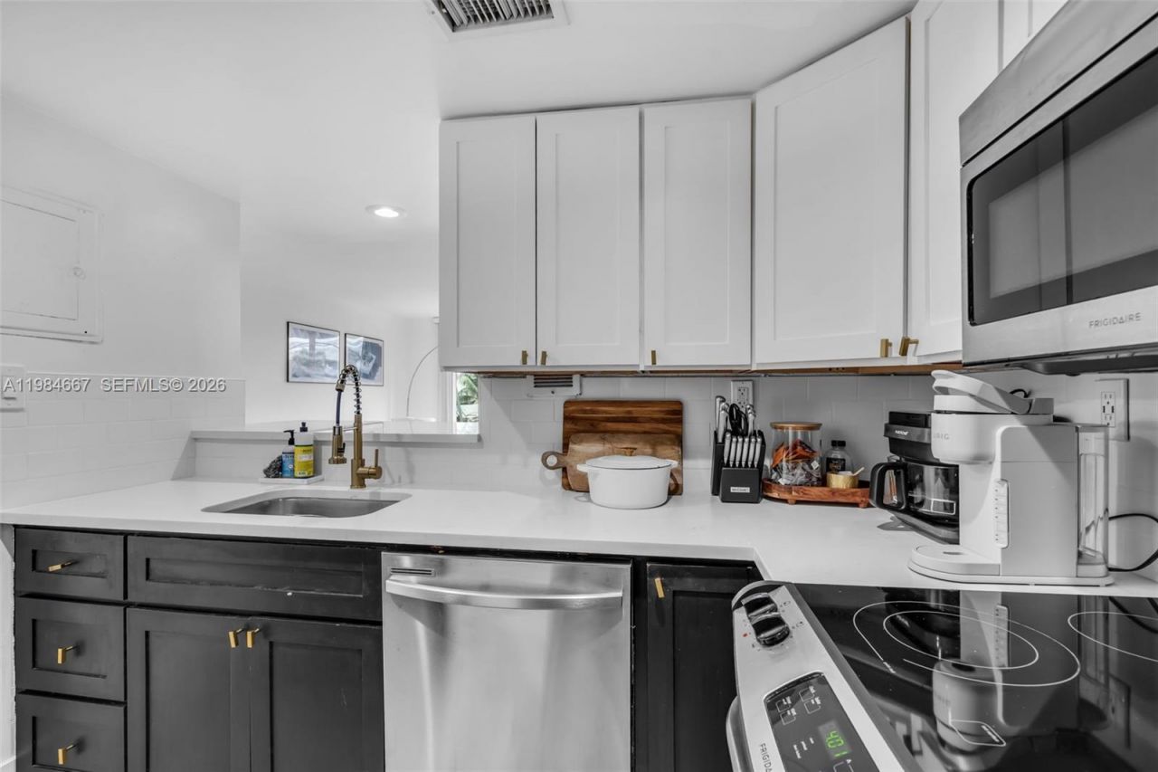 1200 West Ave , Unit 308, Miami Beach, FL 33139 Photo