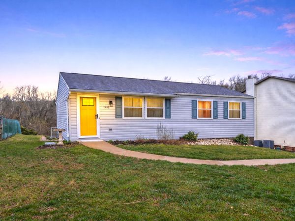 1952 Colleen, North Huntingdon, PA 15642