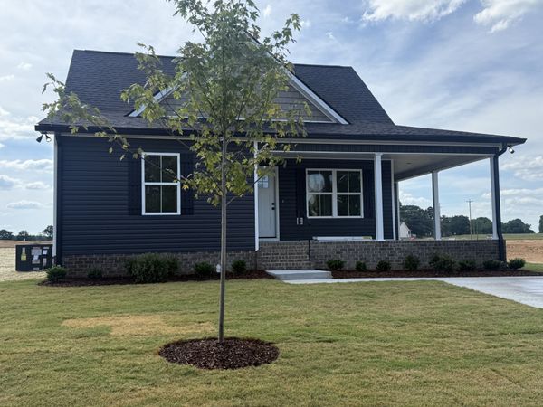 955 Wilkie St N, Mc Ewen, TN 37101