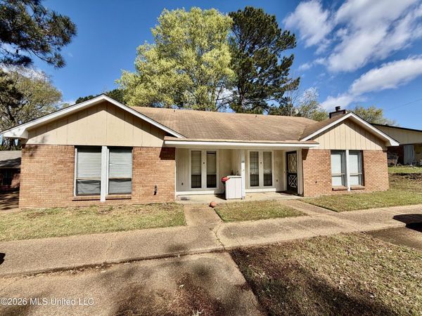 114b Crestwood Cove, Clinton, MS 39056