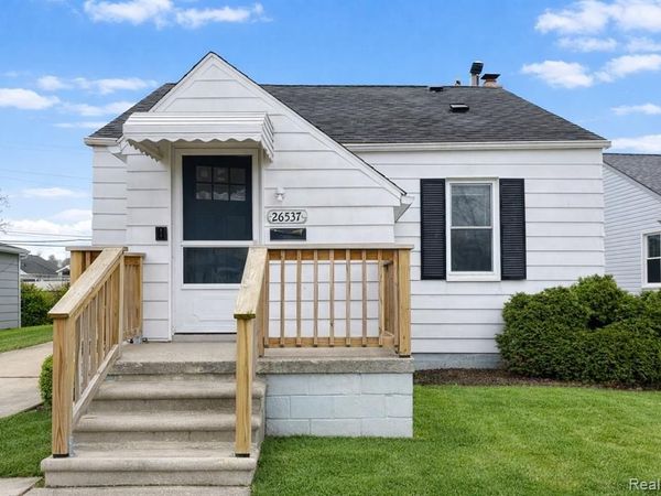 26537 Brettonwoods Street, Madison Heights, MI 48071