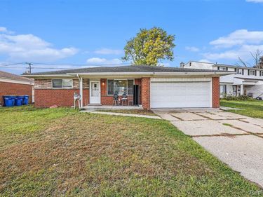 29229 Van Laan Drive, Warren, MI 48092