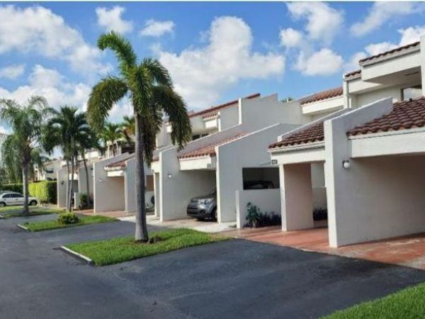 6667 Racquet Club Drive, Unit 182, Lauderhill, FL 33319