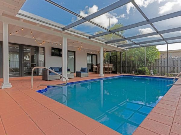 1311 SW 56th Avenue, Plantation, FL 33317