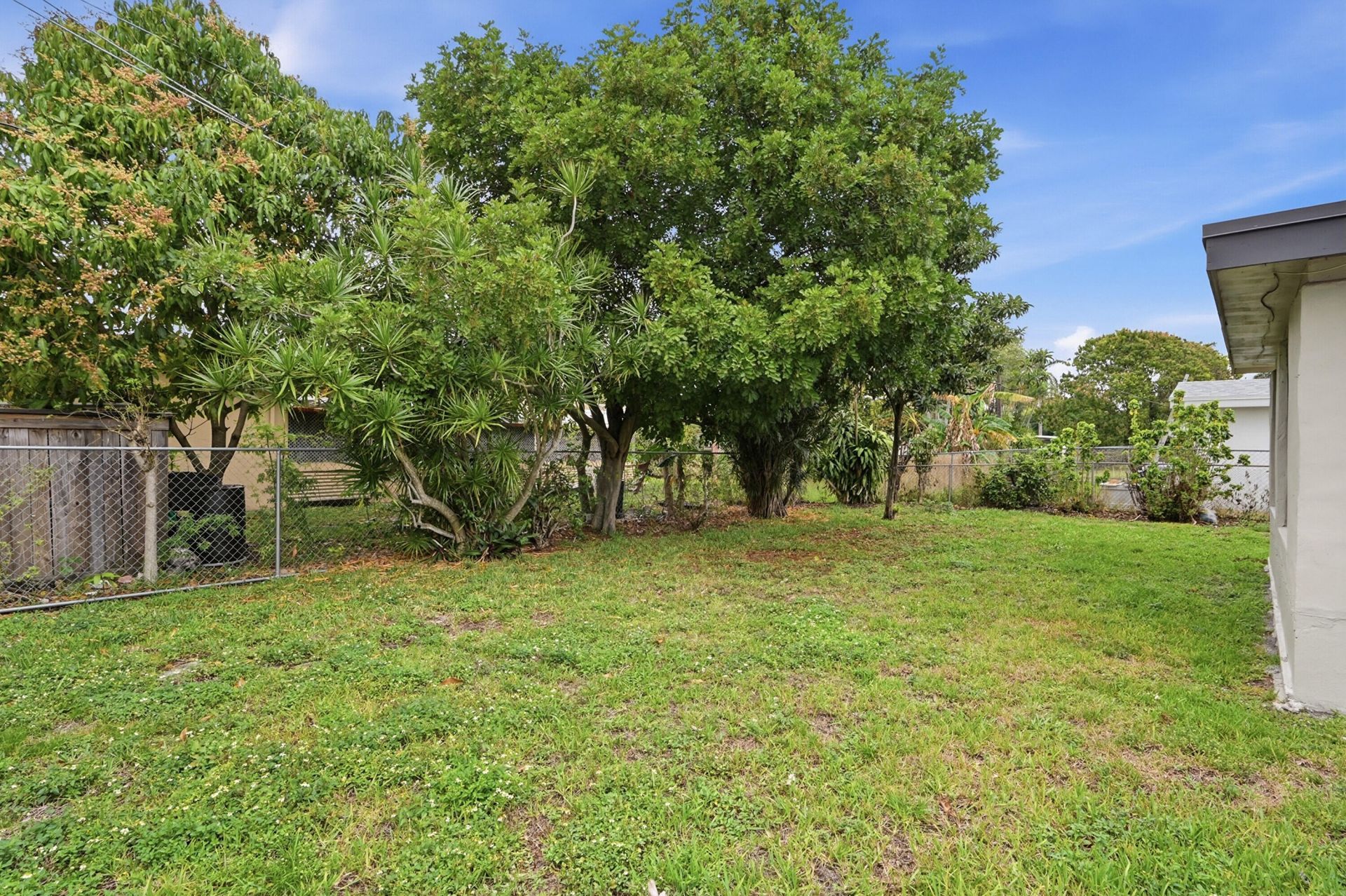 2141 NW 73rd Avenue, Sunrise, FL 33313 Photo