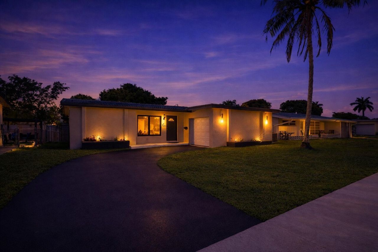 2141 NW 73rd Avenue, Sunrise, FL 33313 Photo