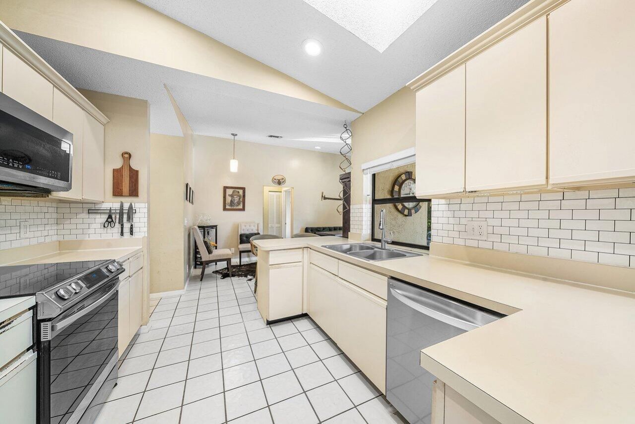 1510 Firethorn Drive, Wellington, FL 33414 Photo