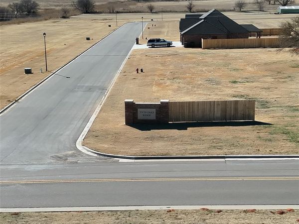 6 Flintlock Trail, Clinton, OK 73601