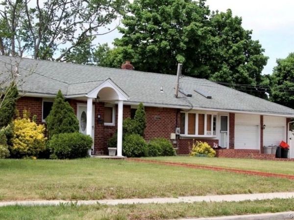 55 Brixton Road S, West Hempstead, NY 11552