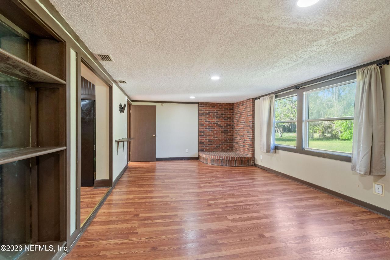 309 E River Road, East Palatka, FL 32131 Photo