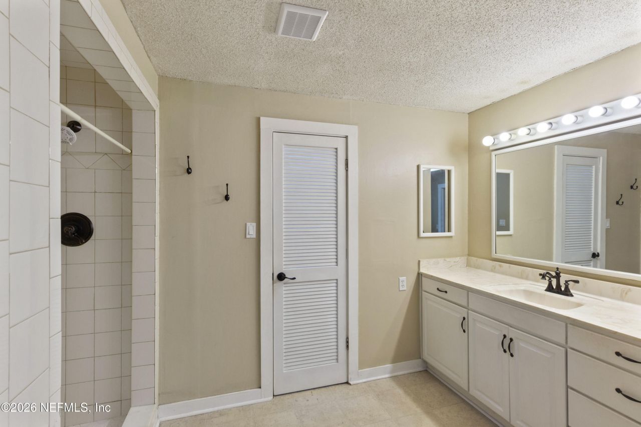 309 E River Road, East Palatka, FL 32131 Photo