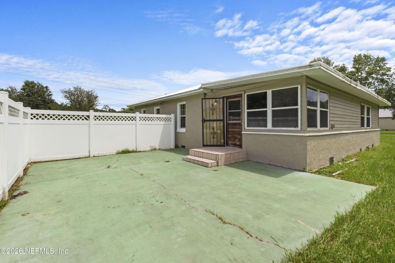 309 E River Road, East Palatka, FL 32131 Photo