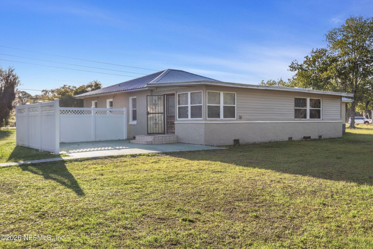 309 E River Road, East Palatka, FL 32131 Photo