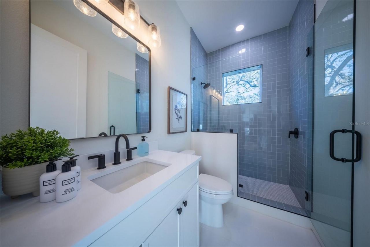 2420 Floyd Street, Sarasota, FL 34239 Photo