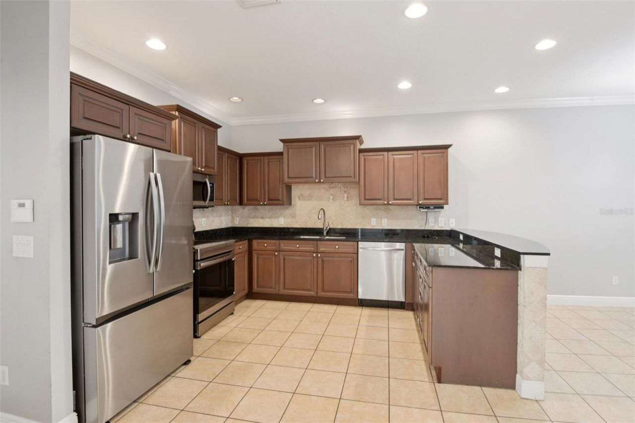 300 Valencia Circle , Saint Petersburg, FL 33716 Photo