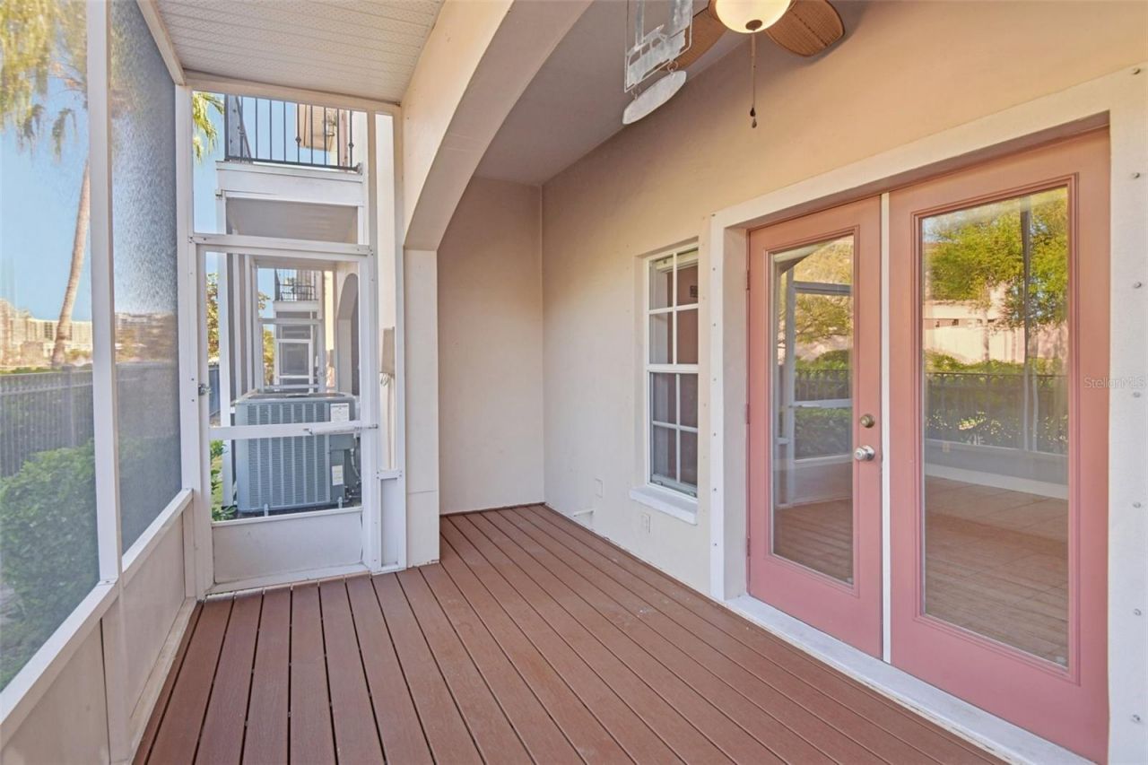 300 Valencia Circle , Saint Petersburg, FL 33716 Photo