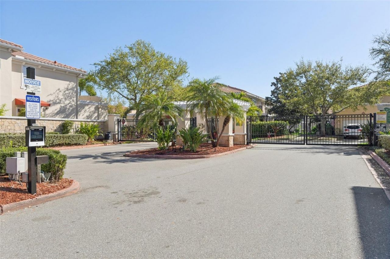 300 Valencia Circle , Saint Petersburg, FL 33716 Photo