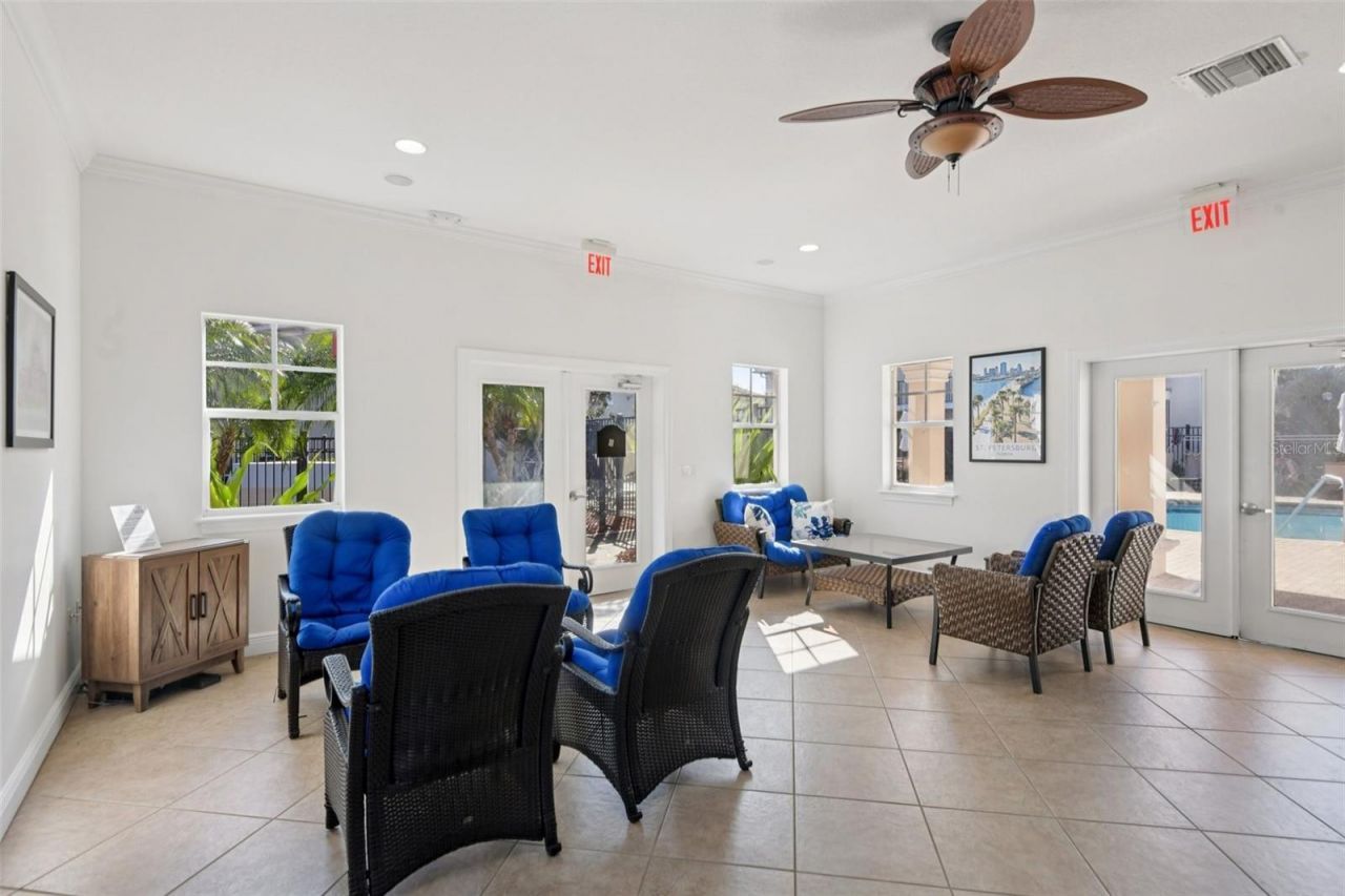 300 Valencia Circle , Saint Petersburg, FL 33716 Photo