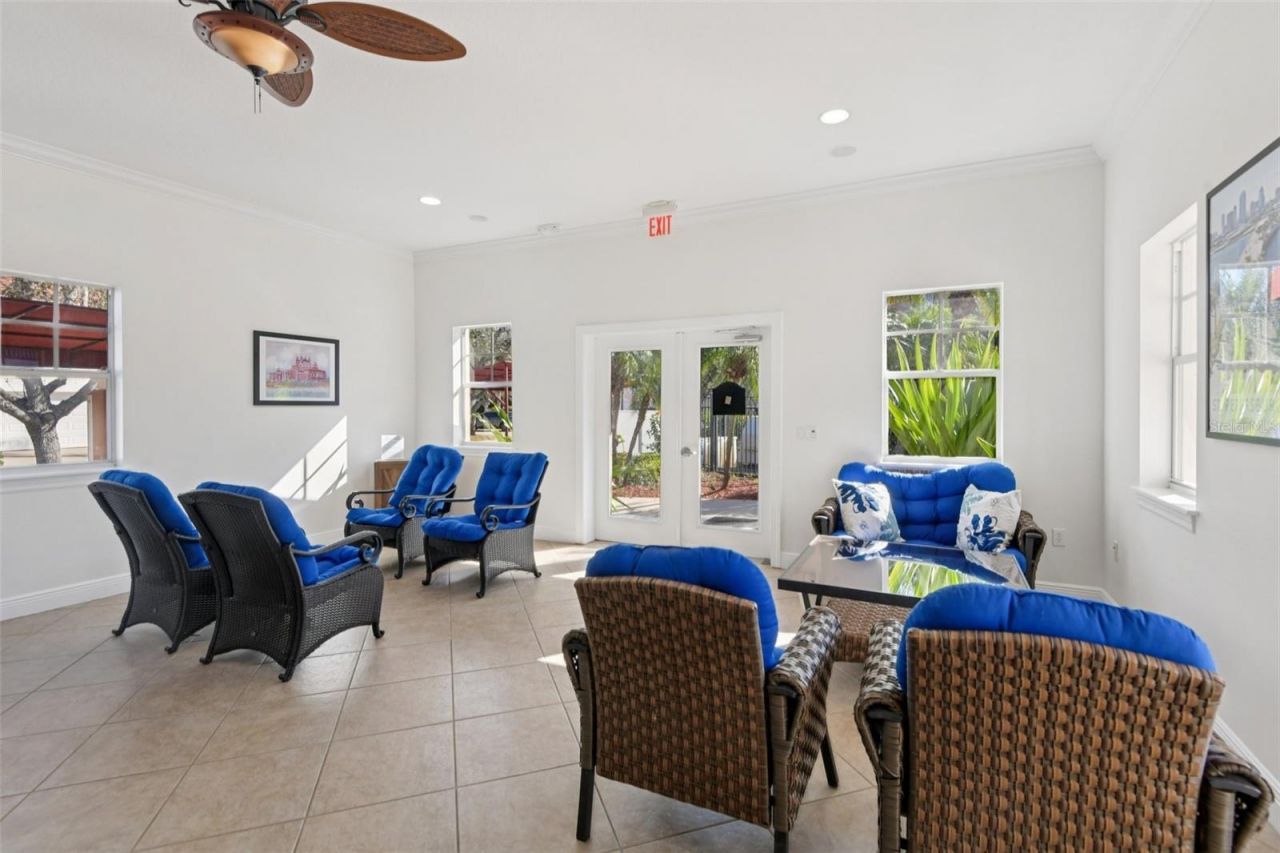 300 Valencia Circle , Saint Petersburg, FL 33716 Photo