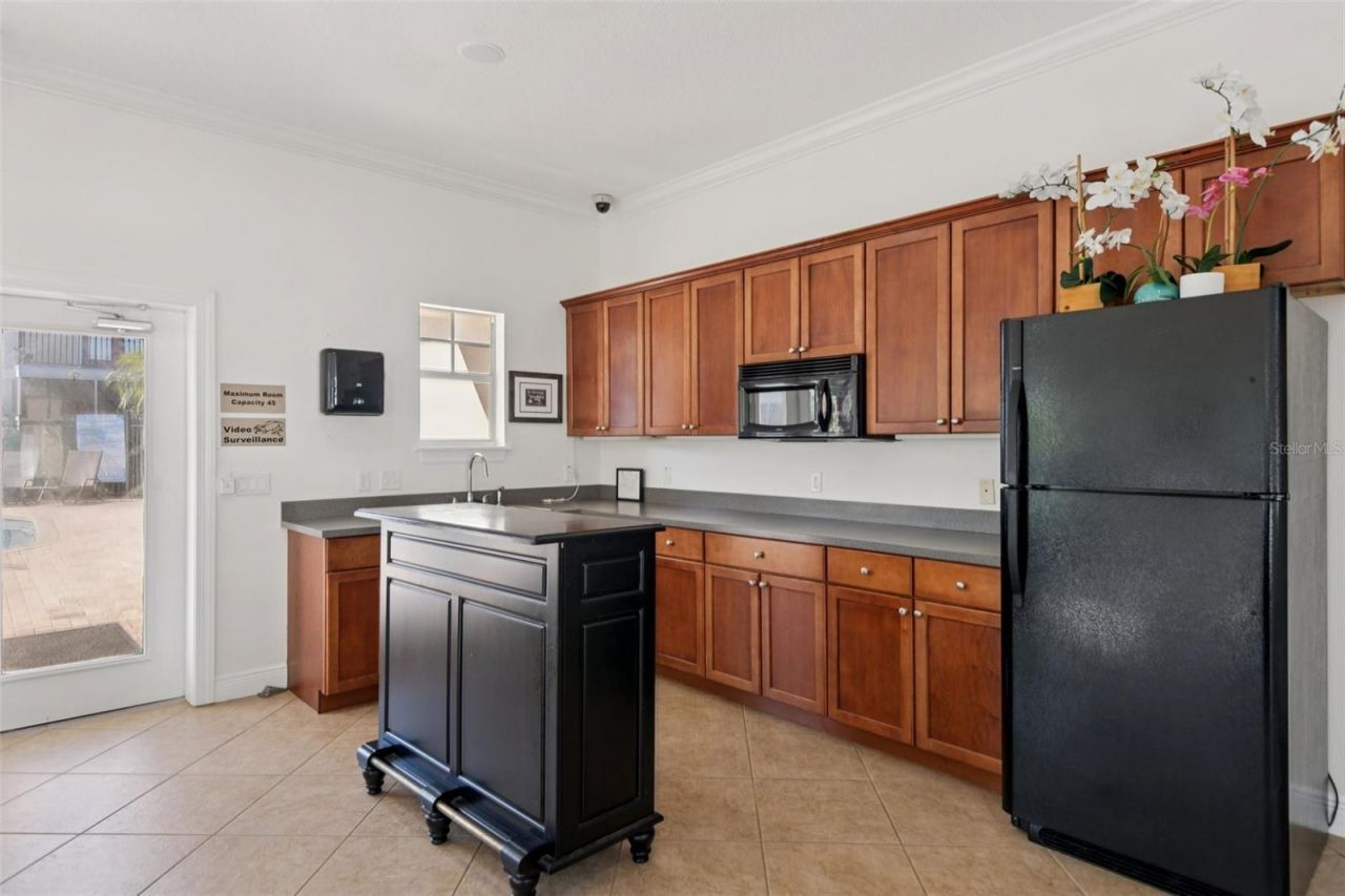 300 Valencia Circle , Saint Petersburg, FL 33716 Photo