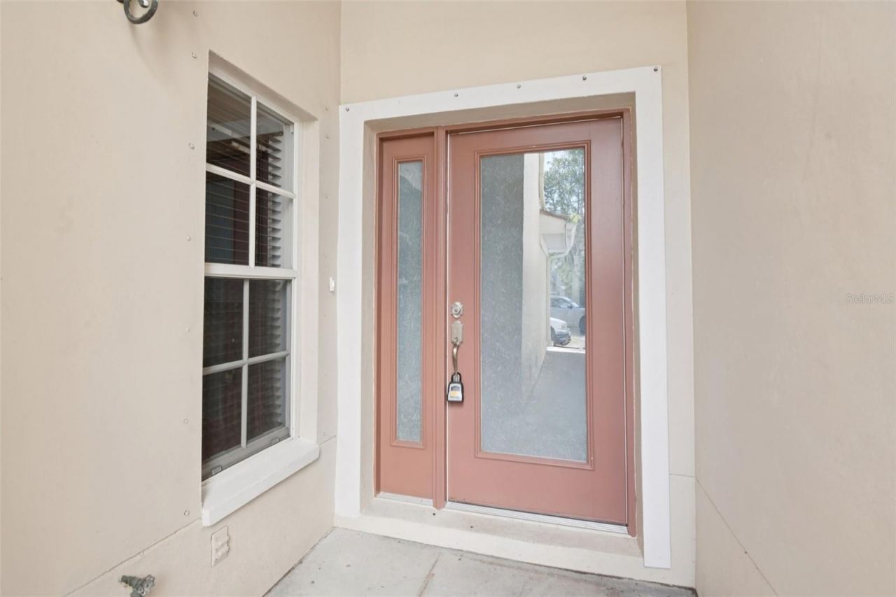 300 Valencia Circle , Saint Petersburg, FL 33716 Photo