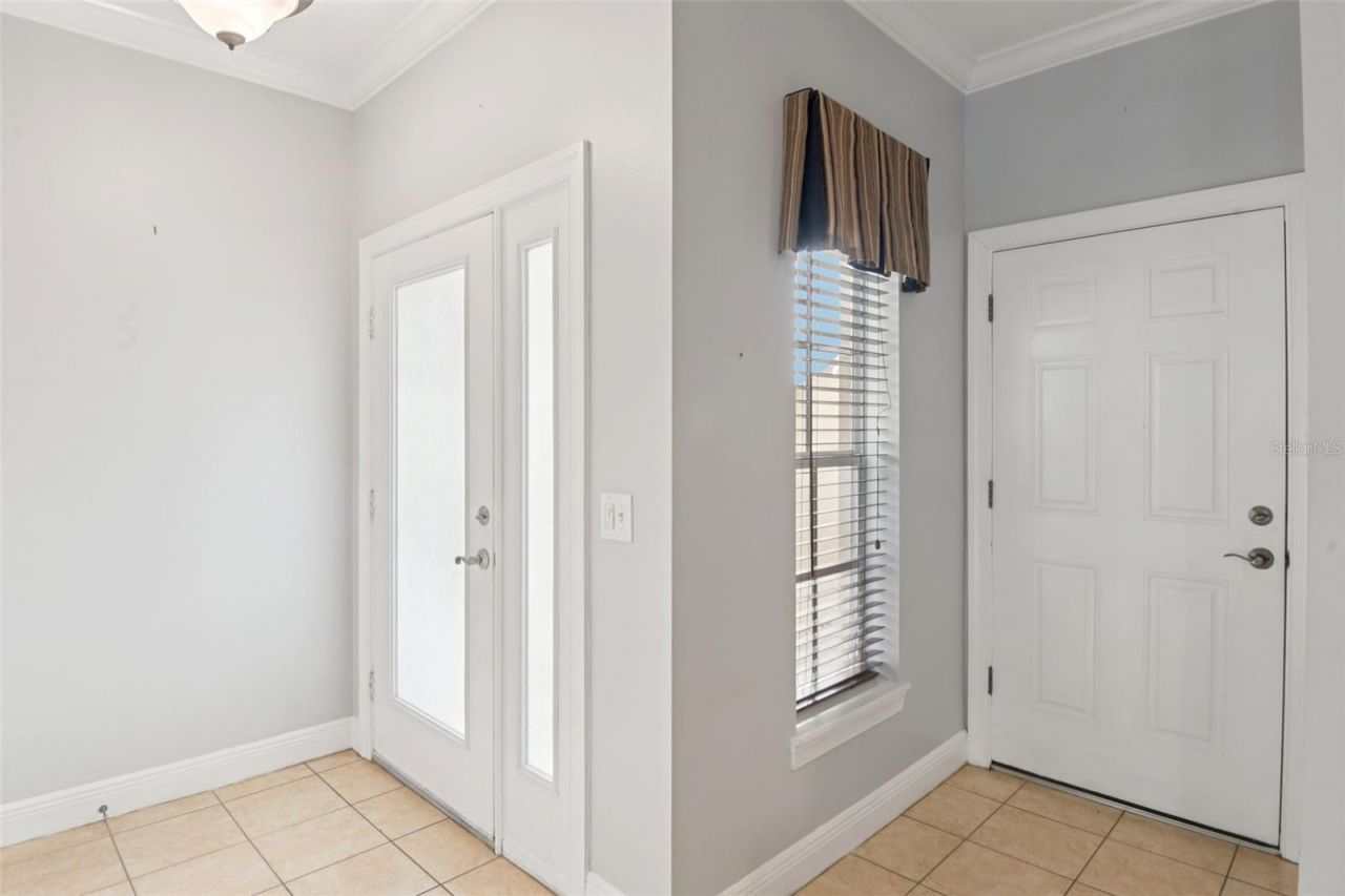 300 Valencia Circle , Saint Petersburg, FL 33716 Photo