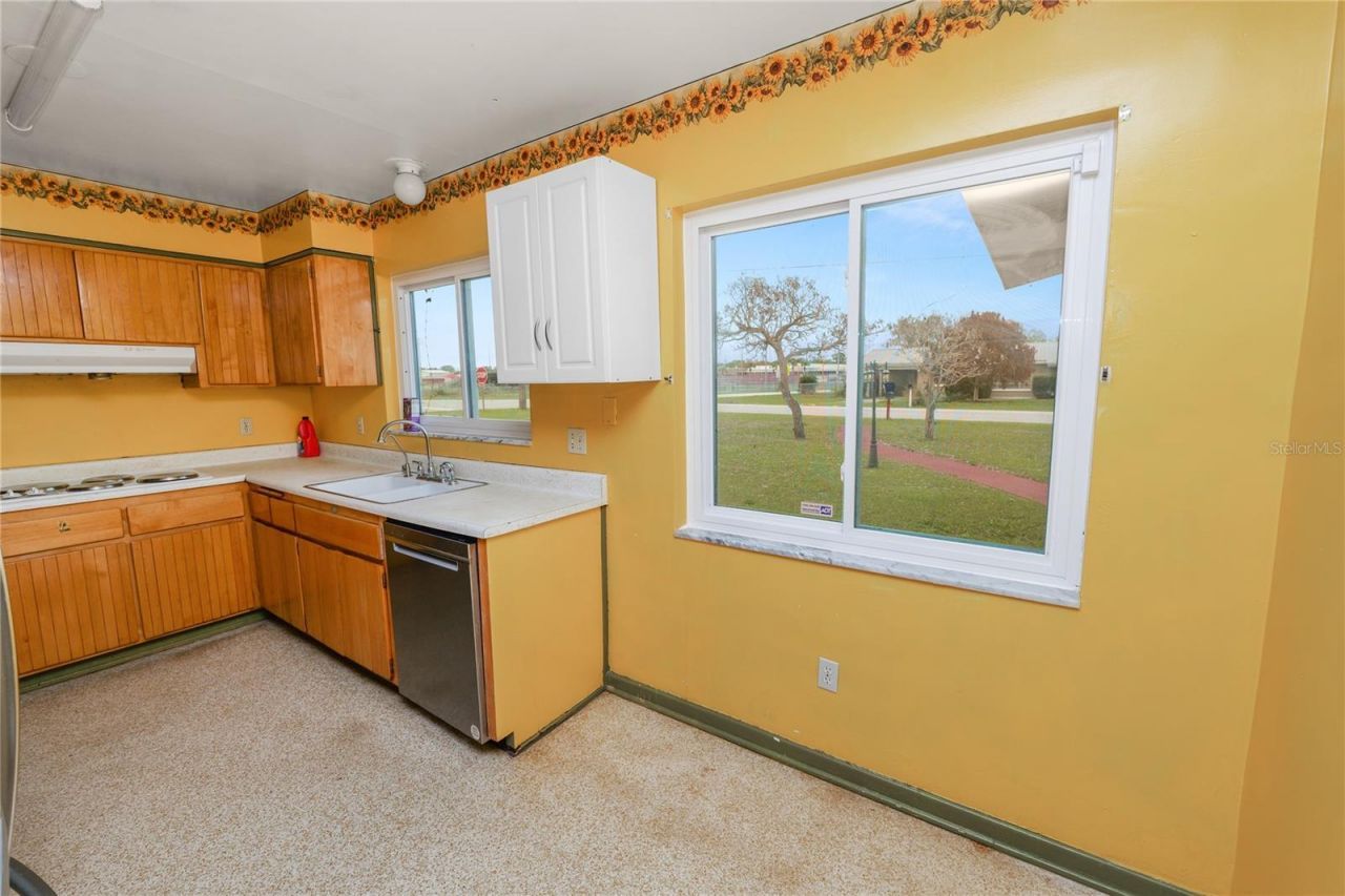 800 E Canfield Street , Avon Park, FL 33825 Photo