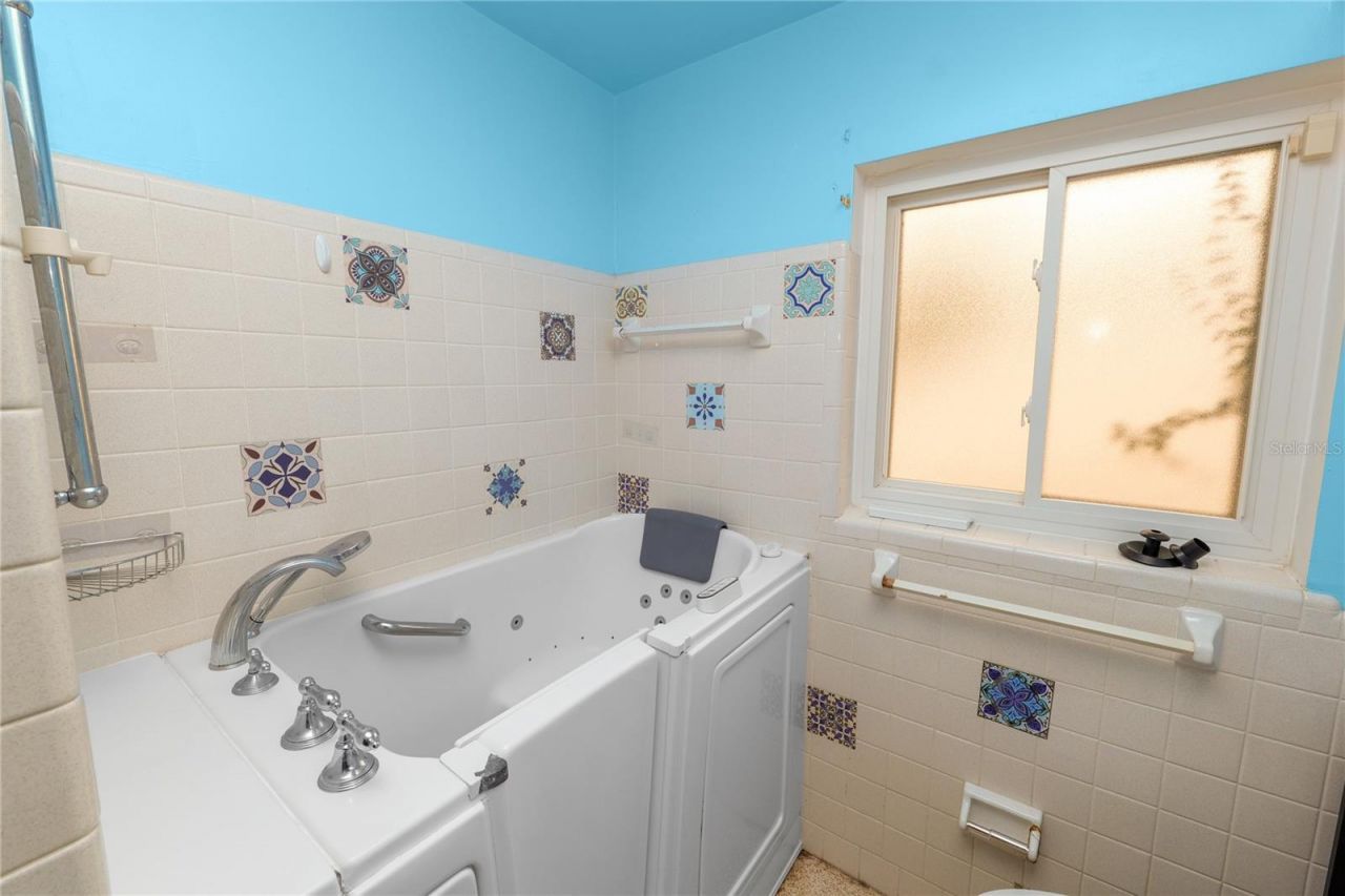 800 E Canfield Street , Avon Park, FL 33825 Photo