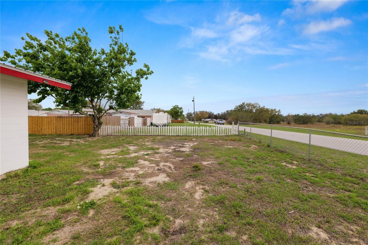 800 E Canfield Street , Avon Park, FL 33825 Photo