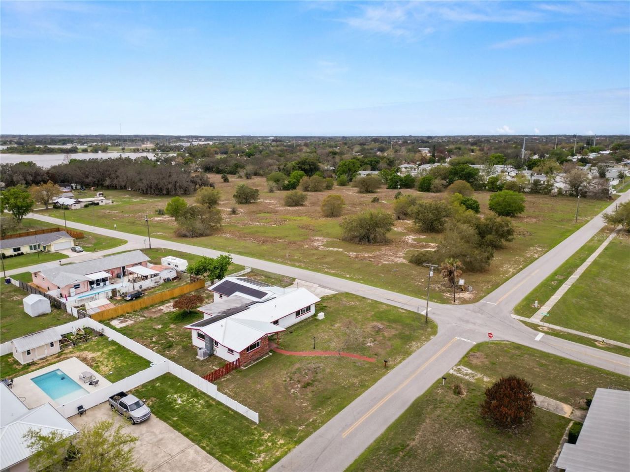 800 E Canfield Street , Avon Park, FL 33825 Photo