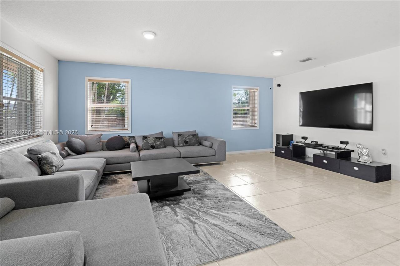 15425 SW 114th St , Miami, FL 33196 Photo