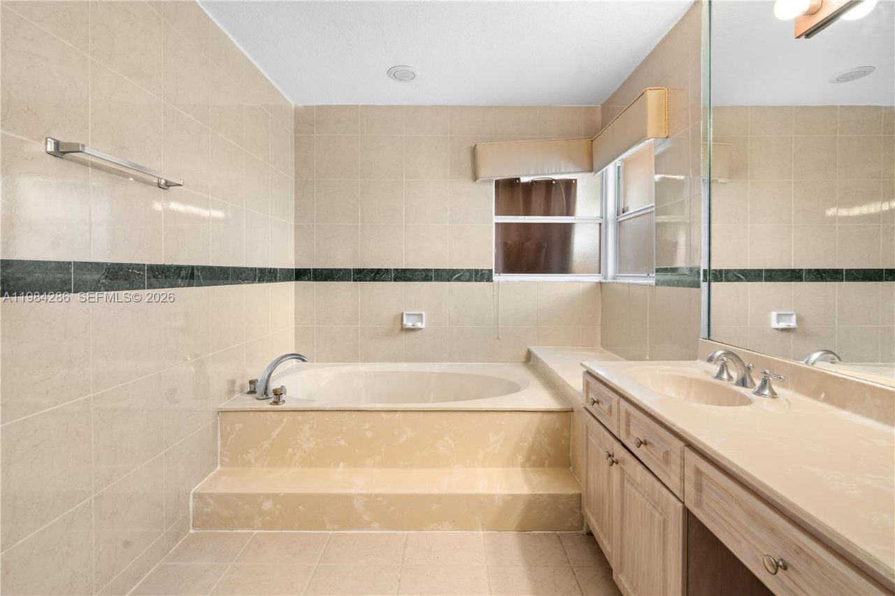 15425 SW 114th St , Miami, FL 33196 Photo