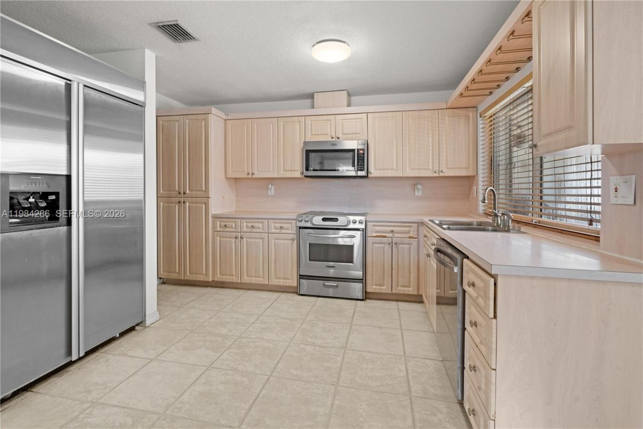 15425 SW 114th St , Miami, FL 33196 Photo