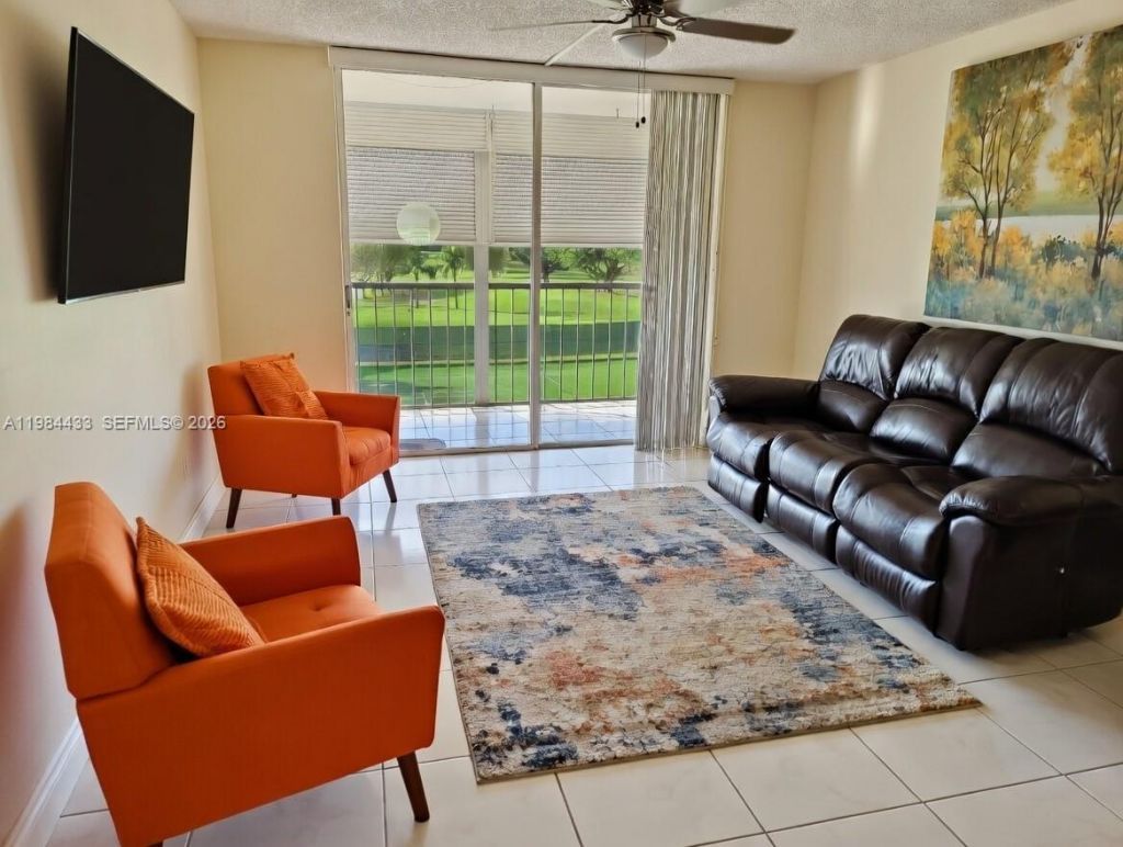 8900 Washington Blvd , Unit 415, Pembroke Pines, FL 33025 Photo