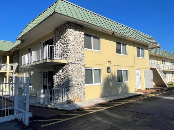 505 NW 177th St, Unit 212, Miami Gardens, FL 33169