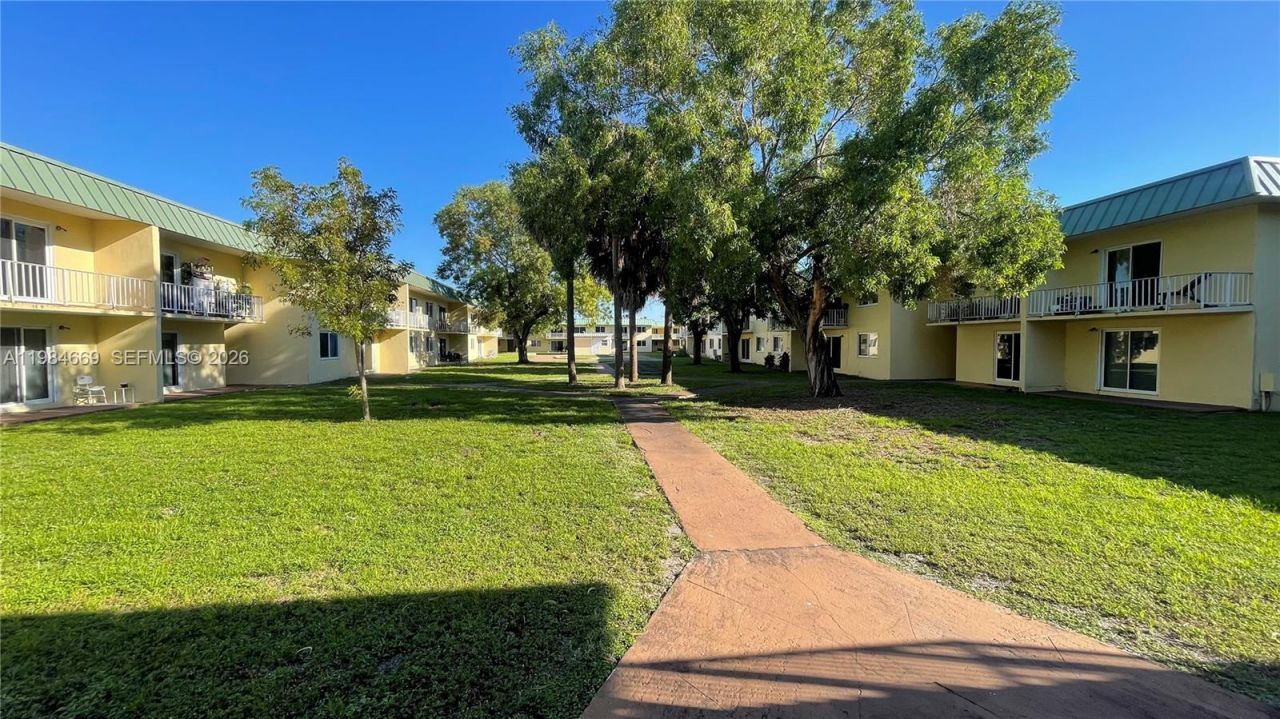 505 NW 177th St, Unit 212, Miami Gardens, FL 33169 Photo