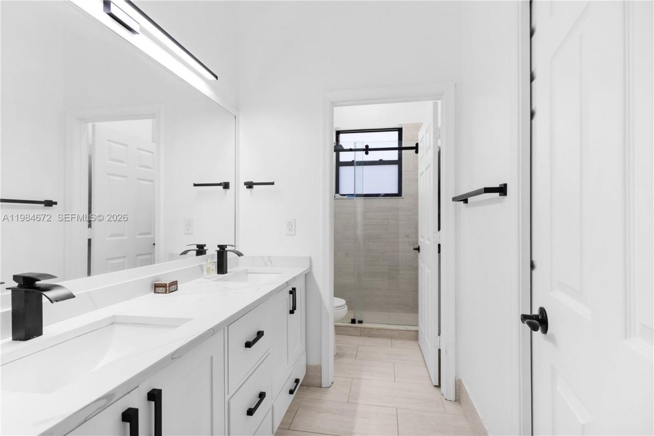 1479 SW 159th Ter, Pembroke Pines, FL 33027 Photo