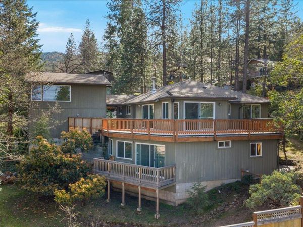 1105 Ivy Lane, Ashland, OR 97520