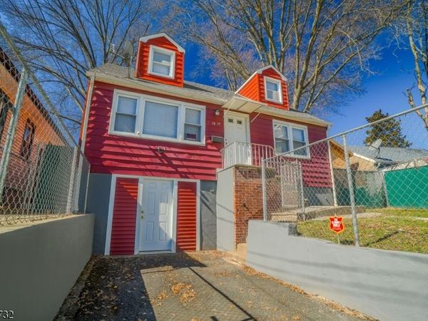 15 Crown St, Newark, NJ 07106