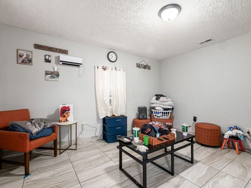 629 S Wheatland Avenue, Columbus, OH 43204 Photo 3