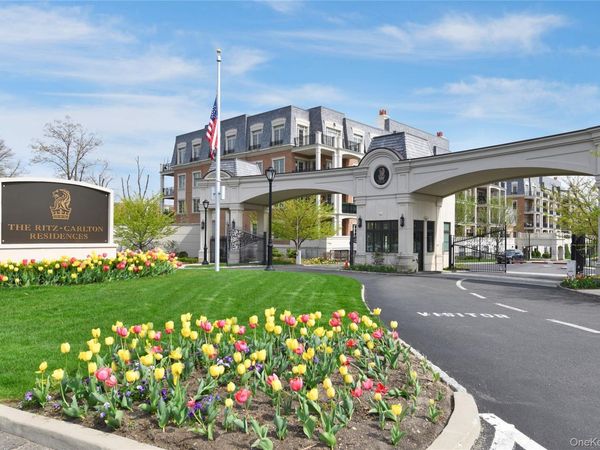 5000 Royal Court , Unit 5114, North Hills, NY 11040