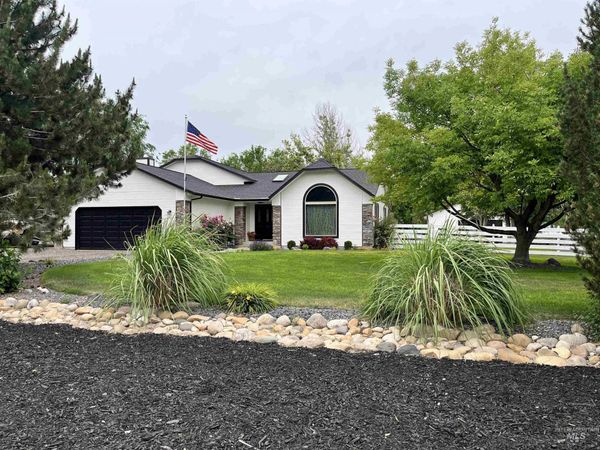 710 Keogh Ln, Caldwell, ID 83607